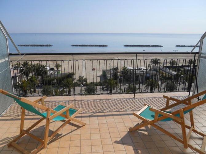 سان بنيديتّو ديل ترونتو B&B Attico Mare المظهر الخارجي الصورة
